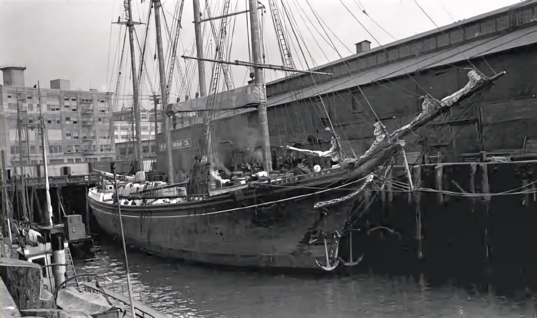 Rudolph and the Mukilteo Skiff